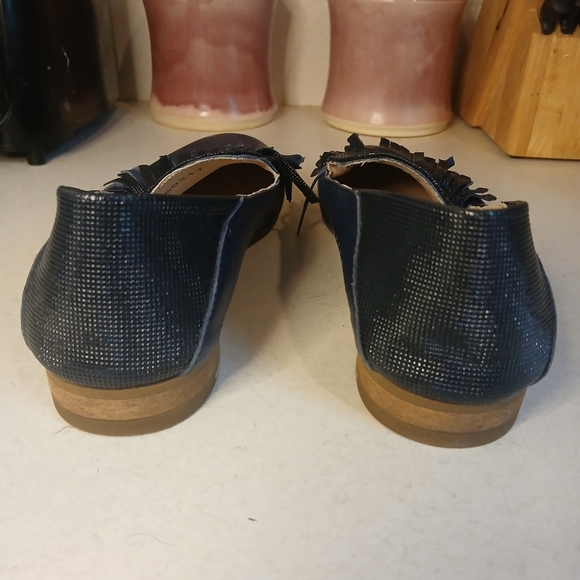 VENEZIA WOMENS SIZE 10 DARK BLUE LEATHER LOAFERS 💙 - Picture 3 of 4